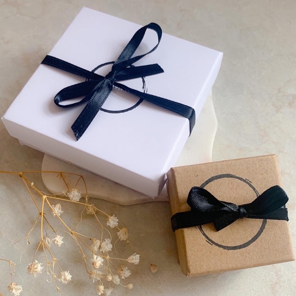 🎉HP🎉Virgin Mary Necklace | 18k Gold Filled - Picture 6 of 6